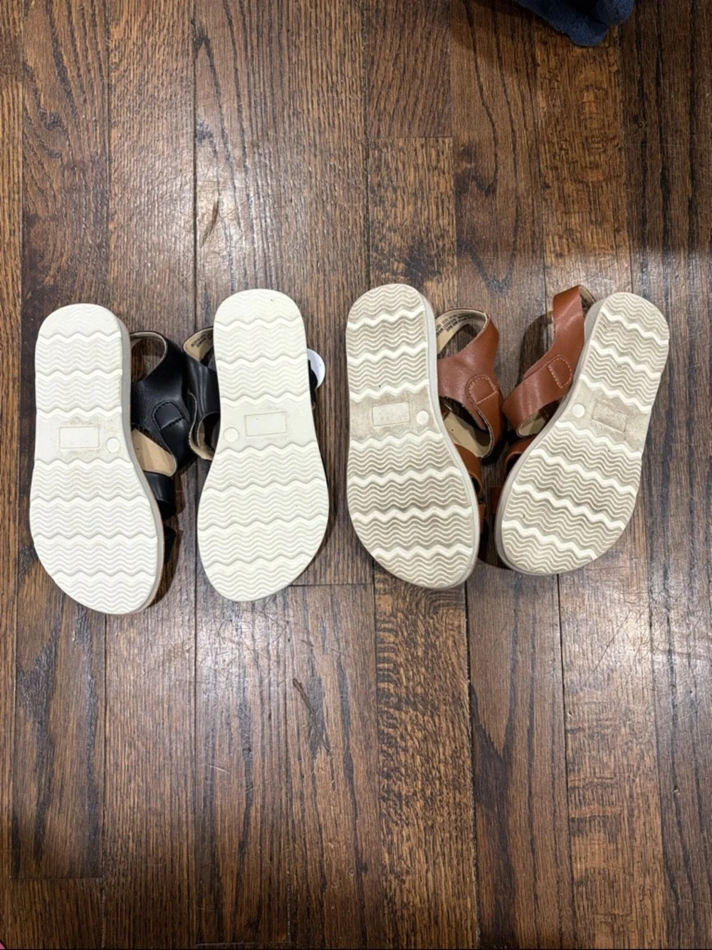 Sonoma Kids Cross-Strap Sandals in Black and Brown size 12
